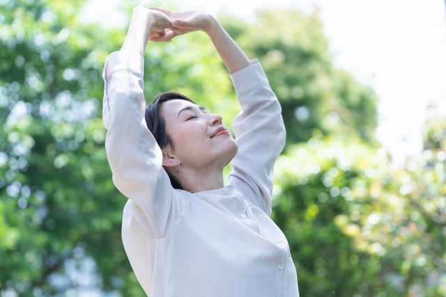 若々しさも向上する施術を体験してください