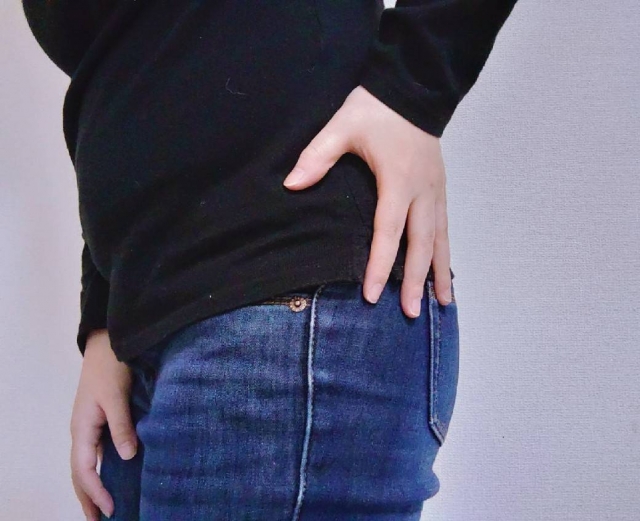 股関節に負担をかけるような姿勢は注意が必要です